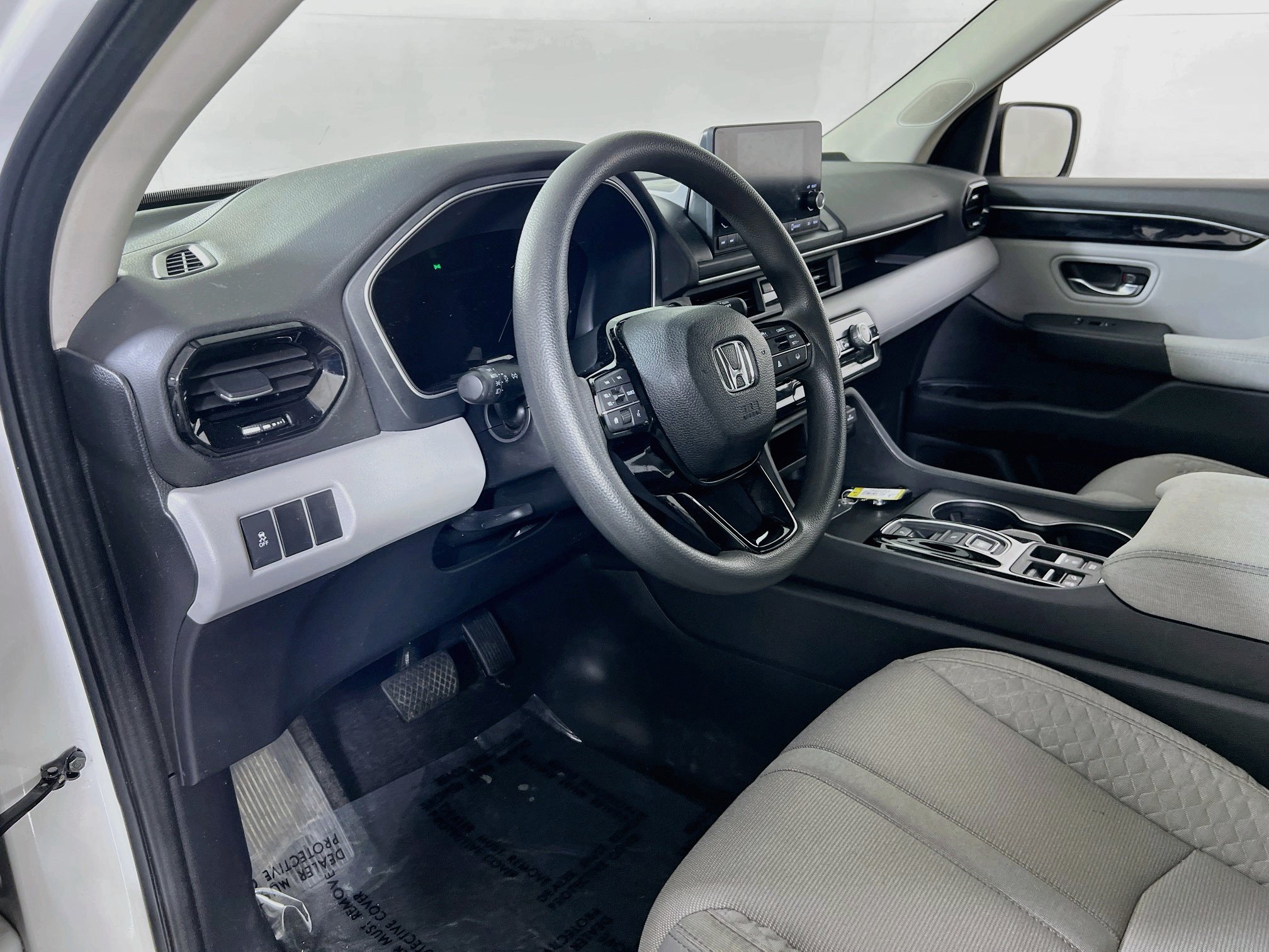 Used 2023 Honda Pilot LX image 9