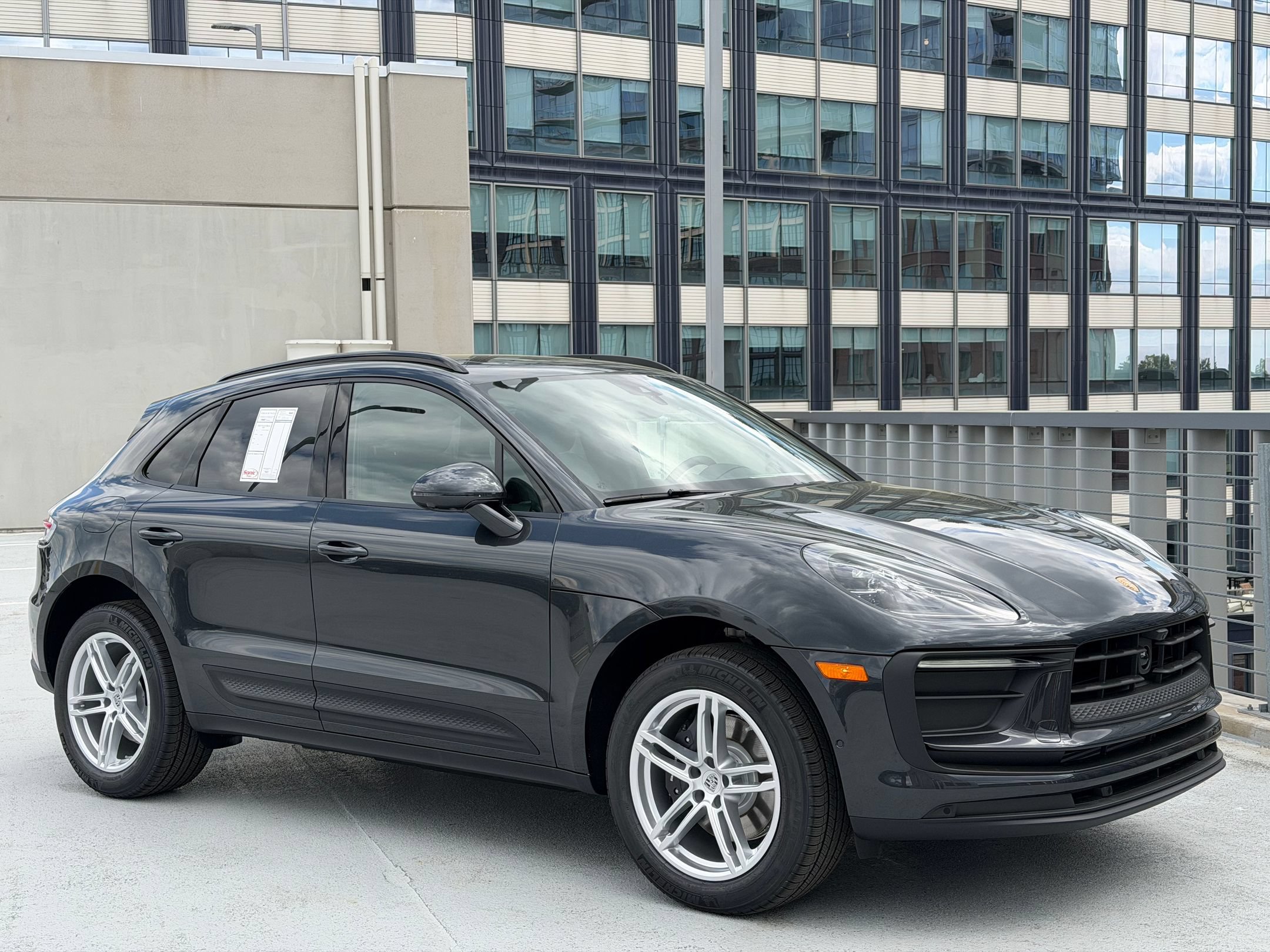 Used 2026 Porsche Macan AWD/4WD image 9