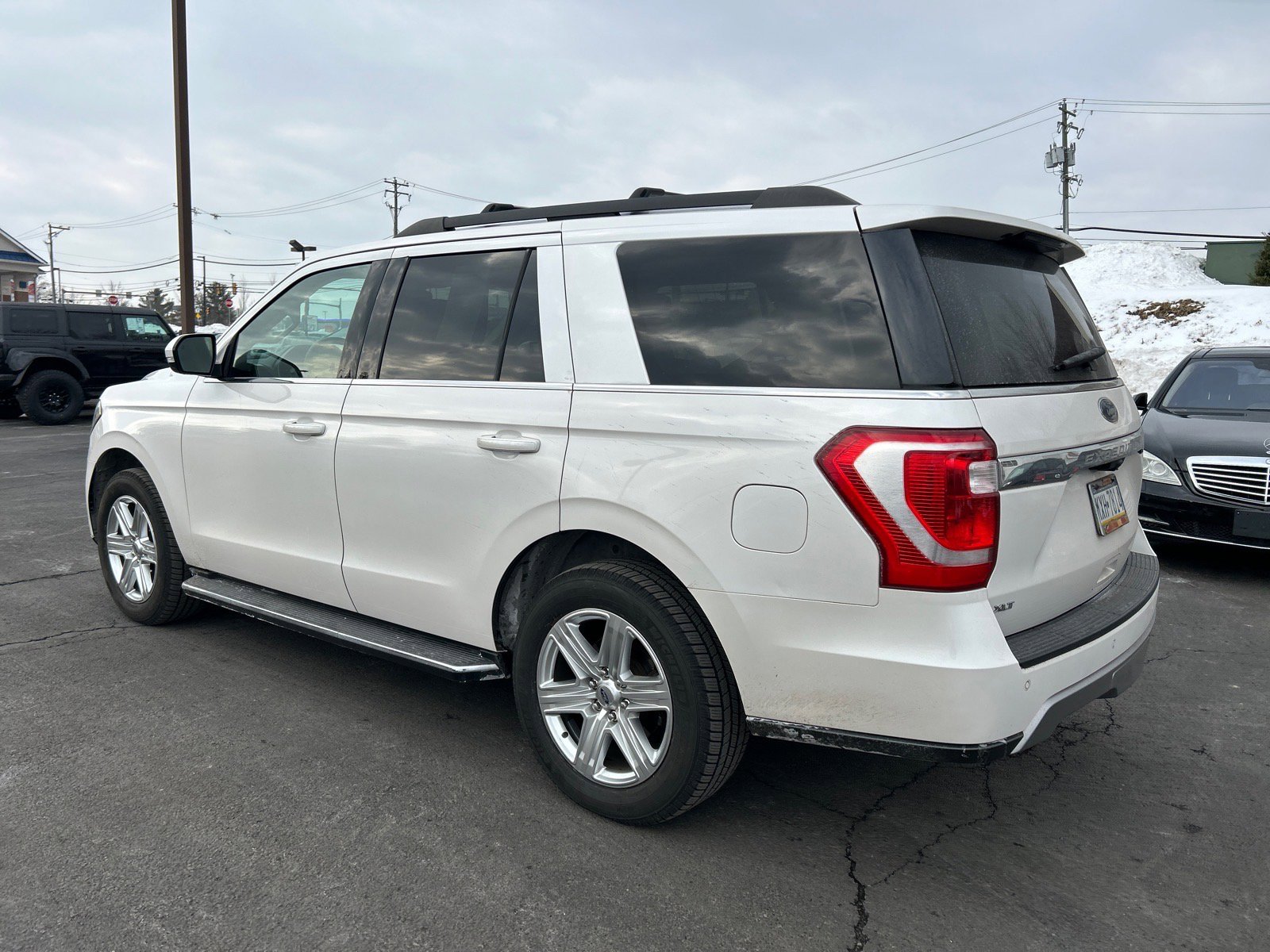 Used 2018 Ford Expedition XLT w/ Equipment Group 202A image 6