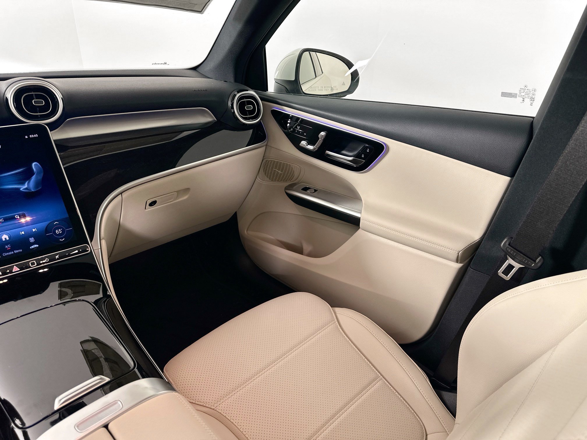 Used 2026 Mercedes-Benz GLC 300 4MATIC image 29