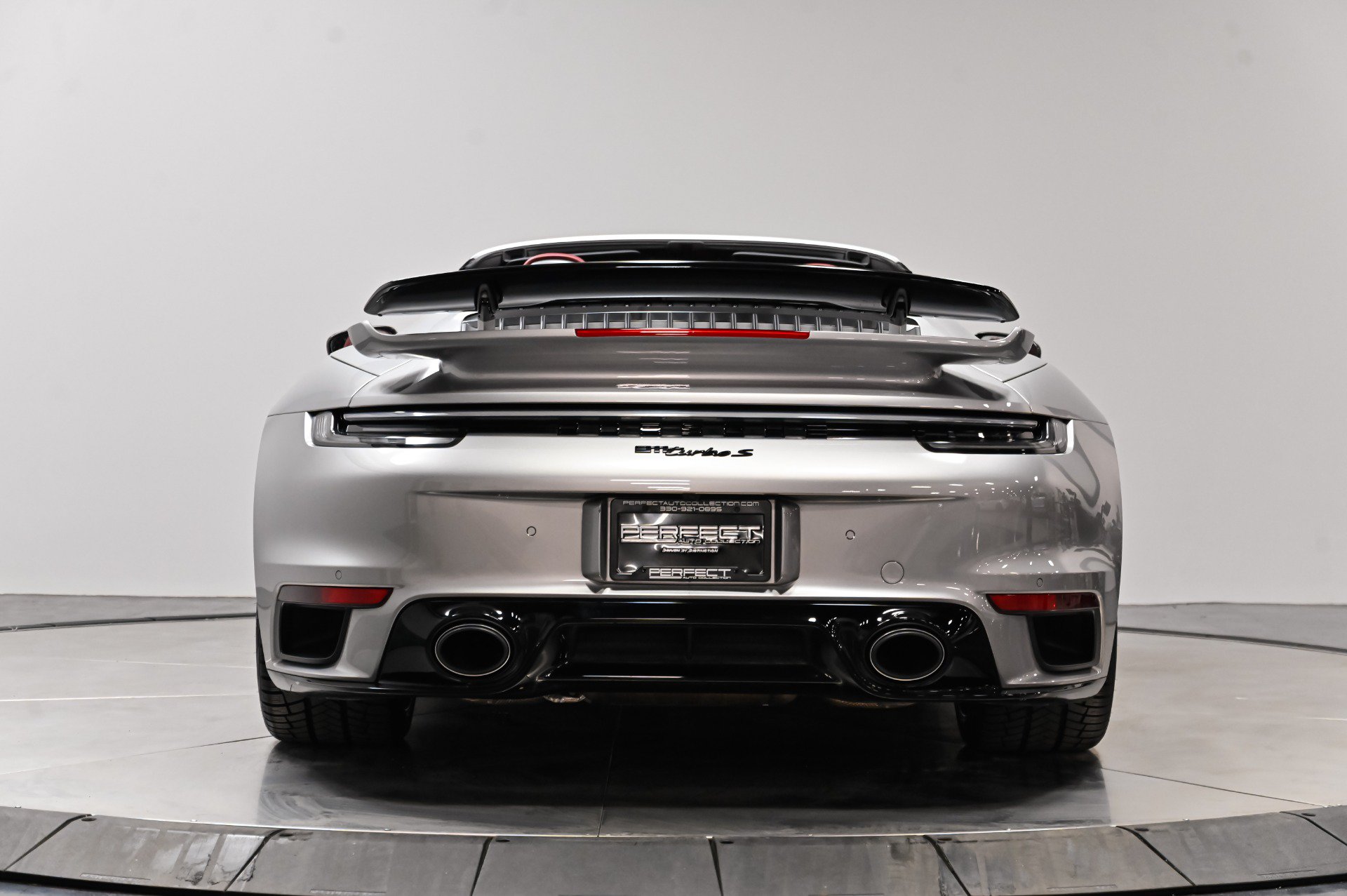 Used 2022 Porsche 911 Turbo S AWD/4WD image 38