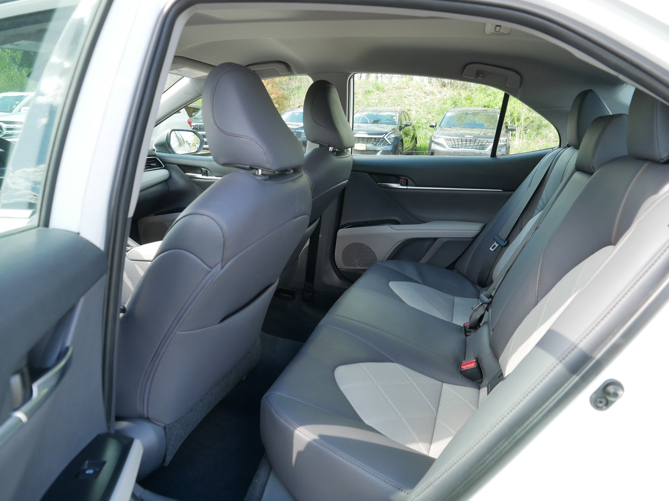Used 2019 Toyota Camry XLE FWD image 36