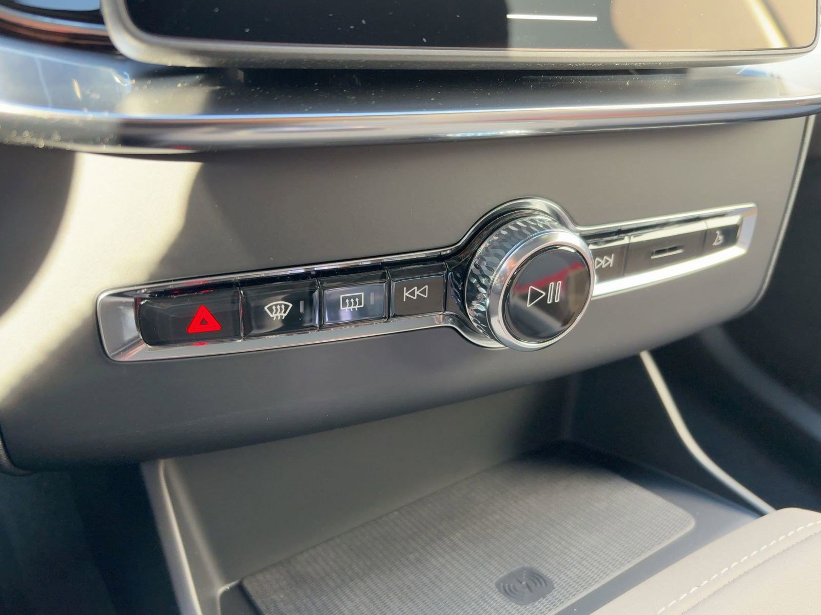 New 2026 Volvo XC90 T8 Ultra w/ Protection Package image 16