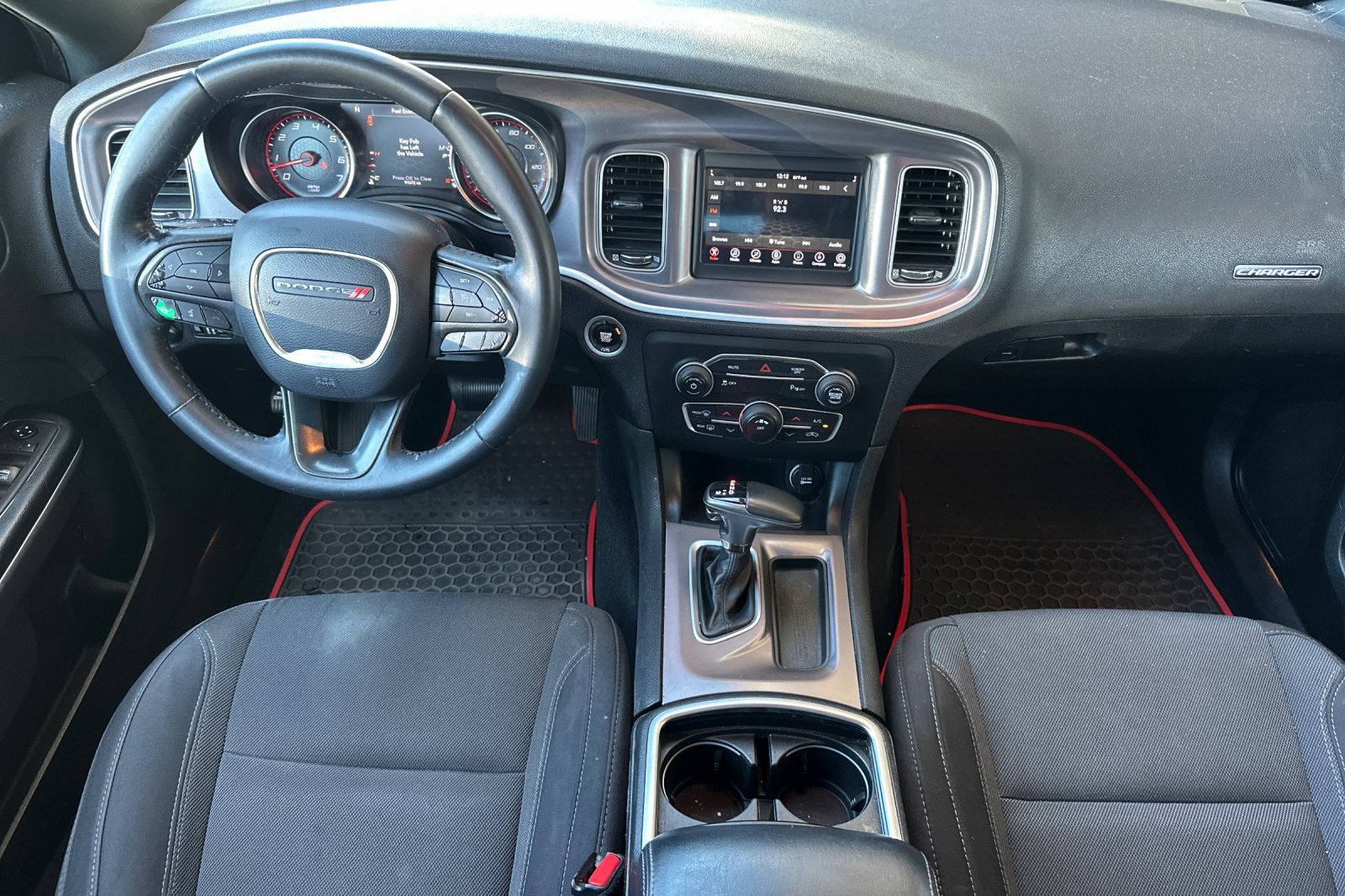 Used 2019 Dodge Charger SXT RWD image 16