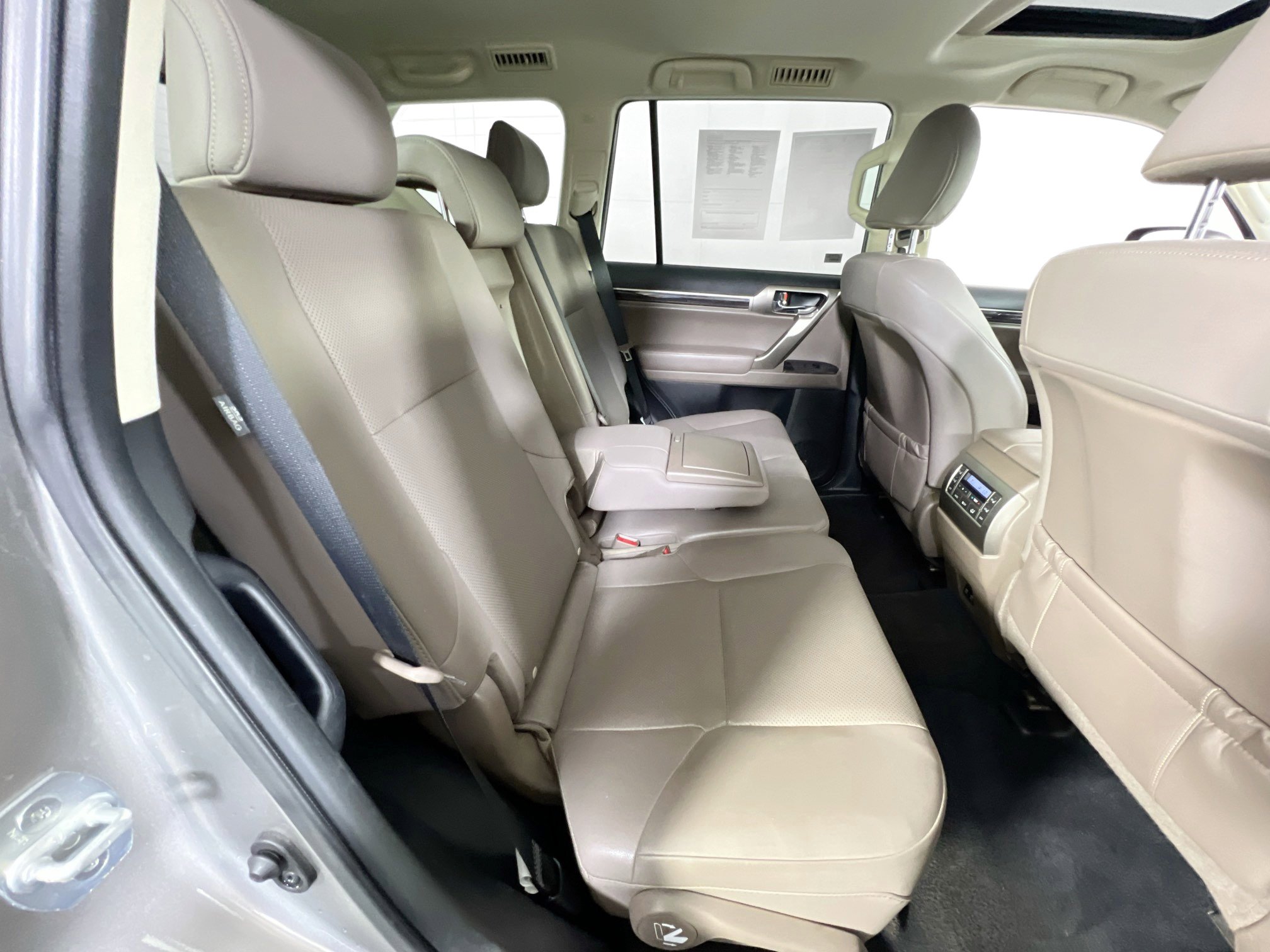 Used 2020 Lexus GX 460 Premium image 29