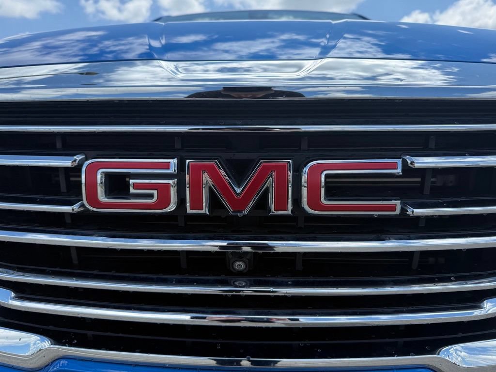 Used 2024 GMC Terrain SLT w/ Tech Package FWD image 18