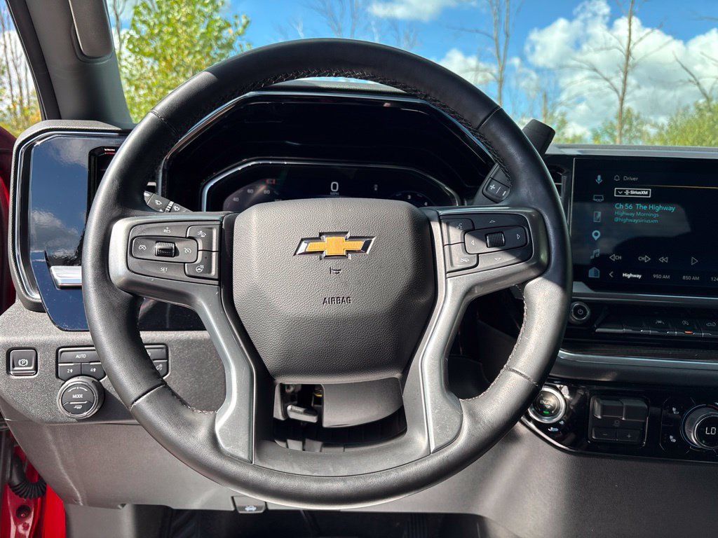 Used 2025 Chevrolet Silverado 1500 LT AWD/4WD image 22