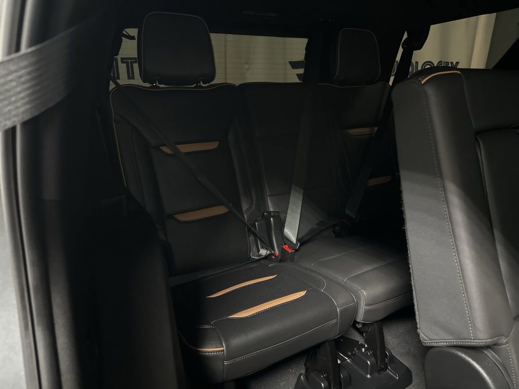 Used 2024 GMC Yukon AT4 w/ Technology Package AWD/4WD image 37