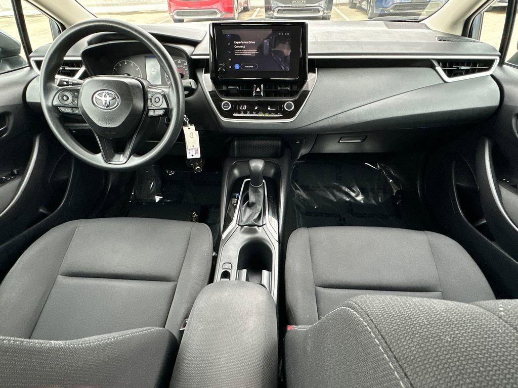 Used 2025 Toyota Corolla LE image 11