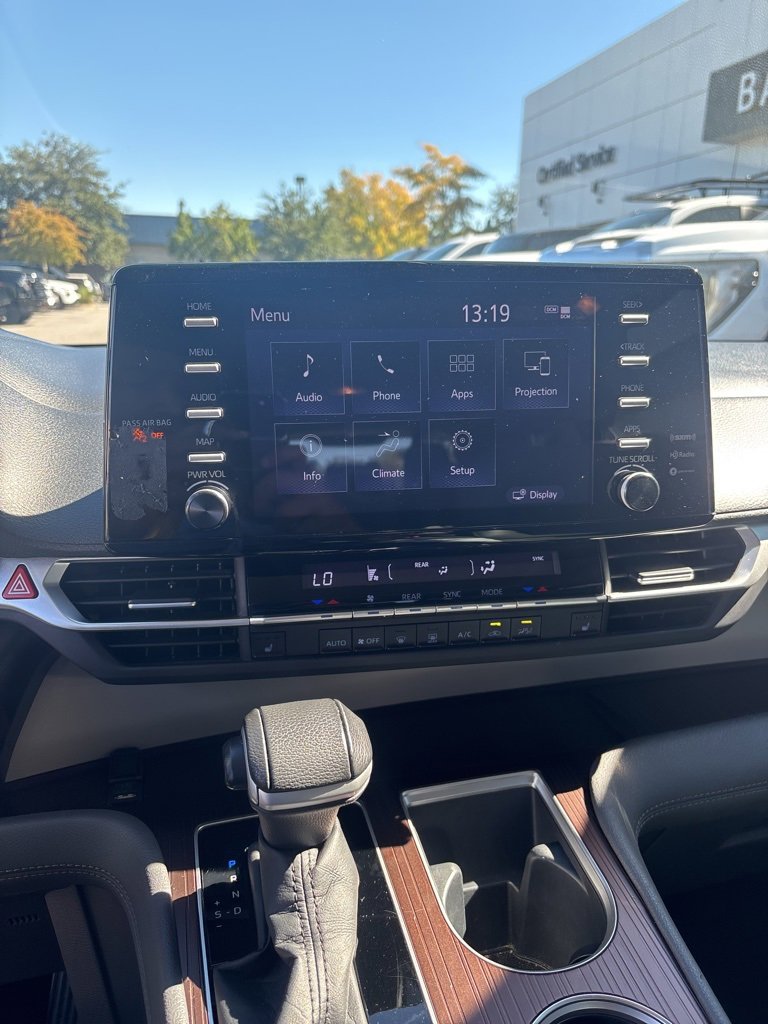 Used 2022 Toyota Sienna XLE image 26