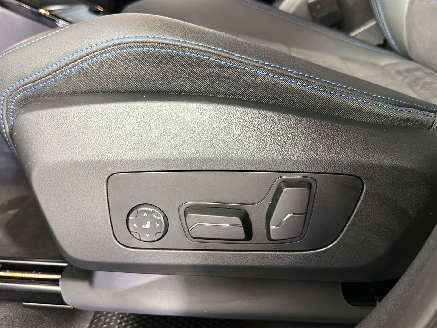 Used 2025 BMW X1 M35i w/ Premium Package AWD/4WD image 9