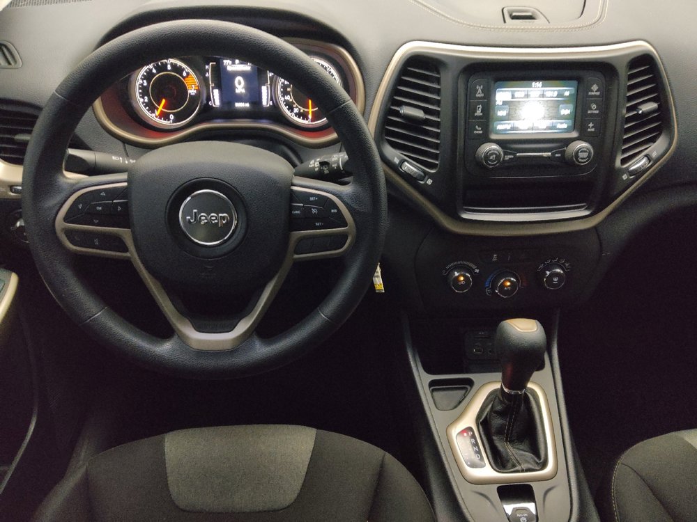 Used 2018 Jeep Cherokee Latitude image 22