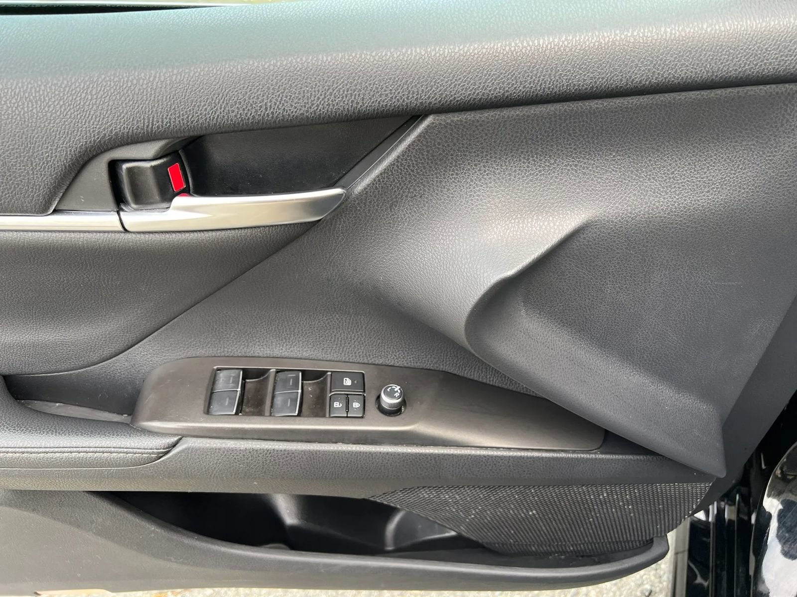 Used 2024 Toyota Camry XSE FWD image 13