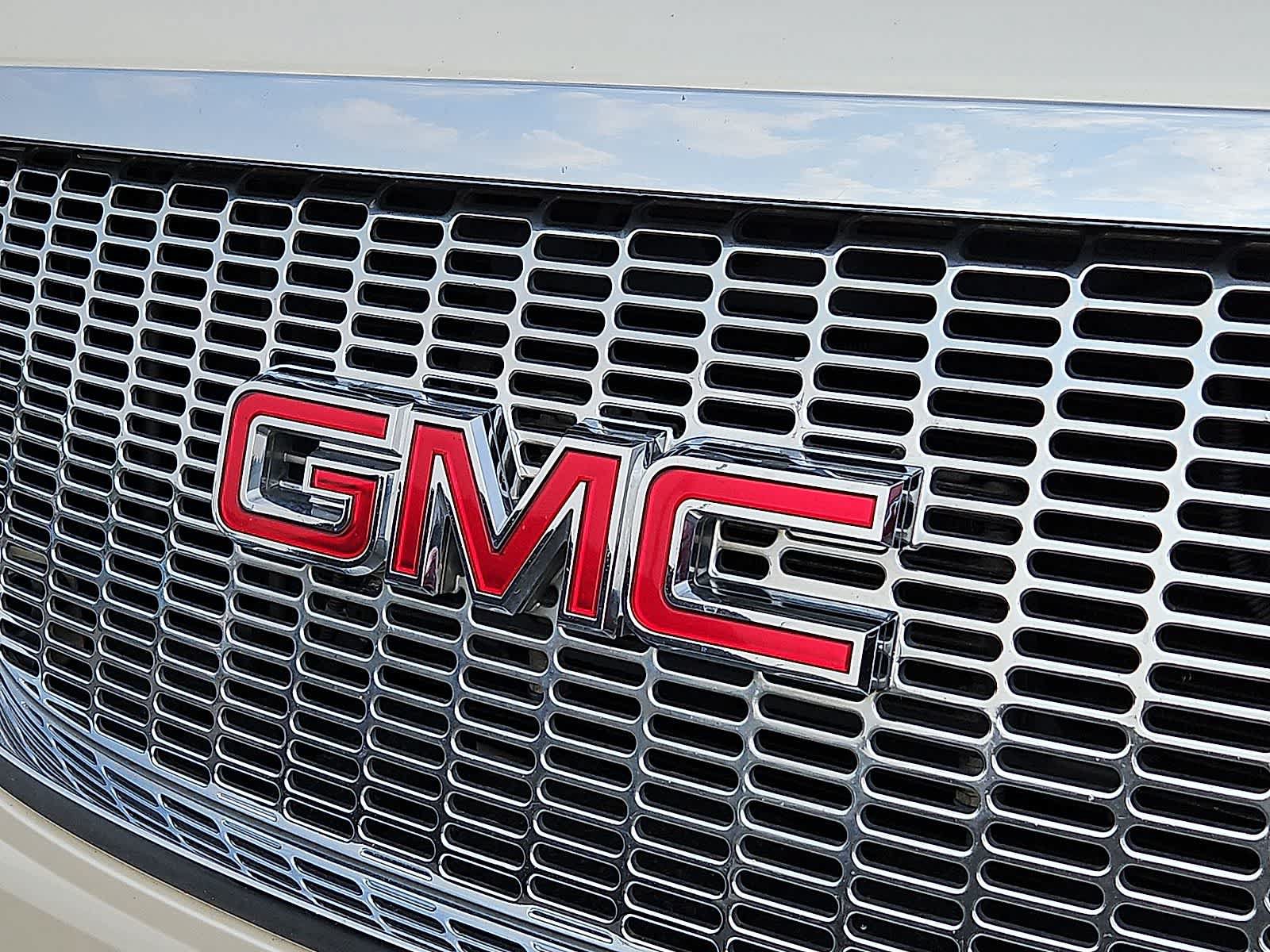 Used 2014 GMC Yukon SLT w/ Texas Edition AWD/4WD image 35