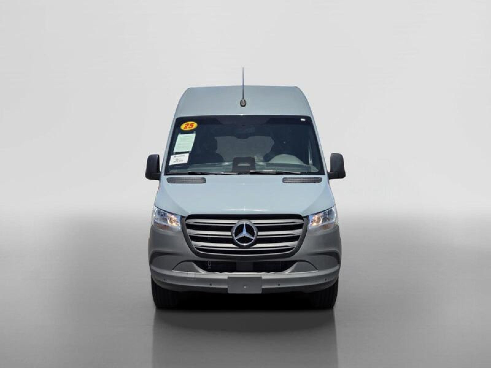Used 2025 Mercedes-Benz Sprinter 2500 image 9