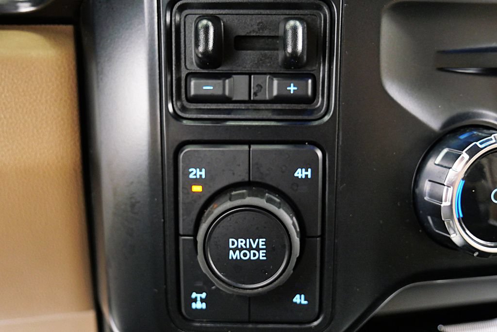 Used 2023 Ford F250 Lariat w/ Chrome Package AWD/4WD image 30