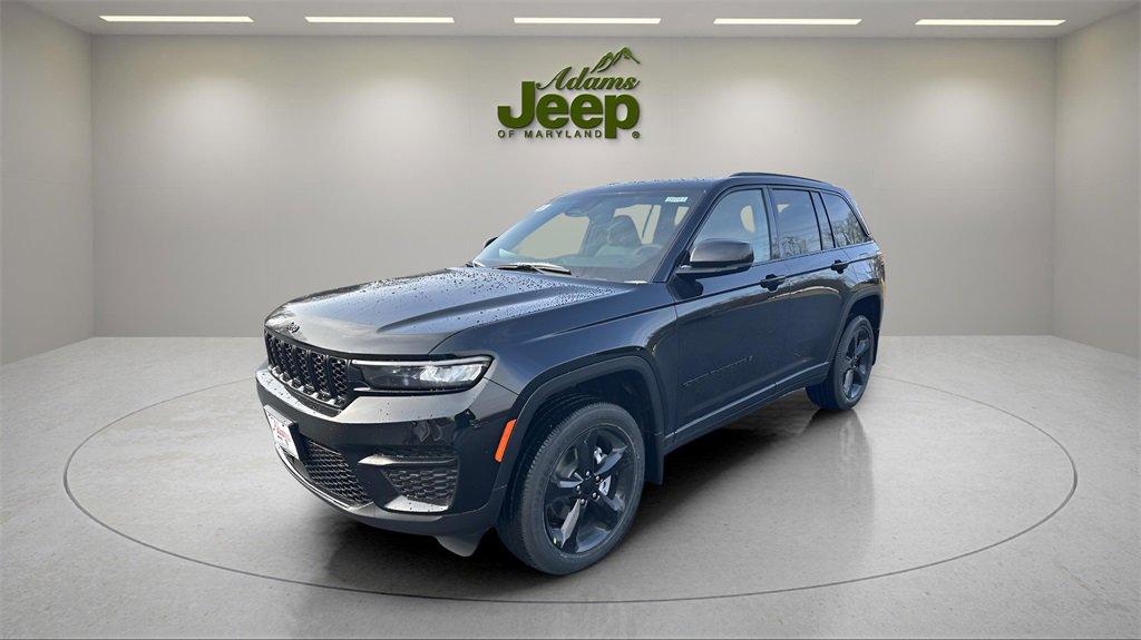 Used 2025 Jeep Grand Cherokee Altitude