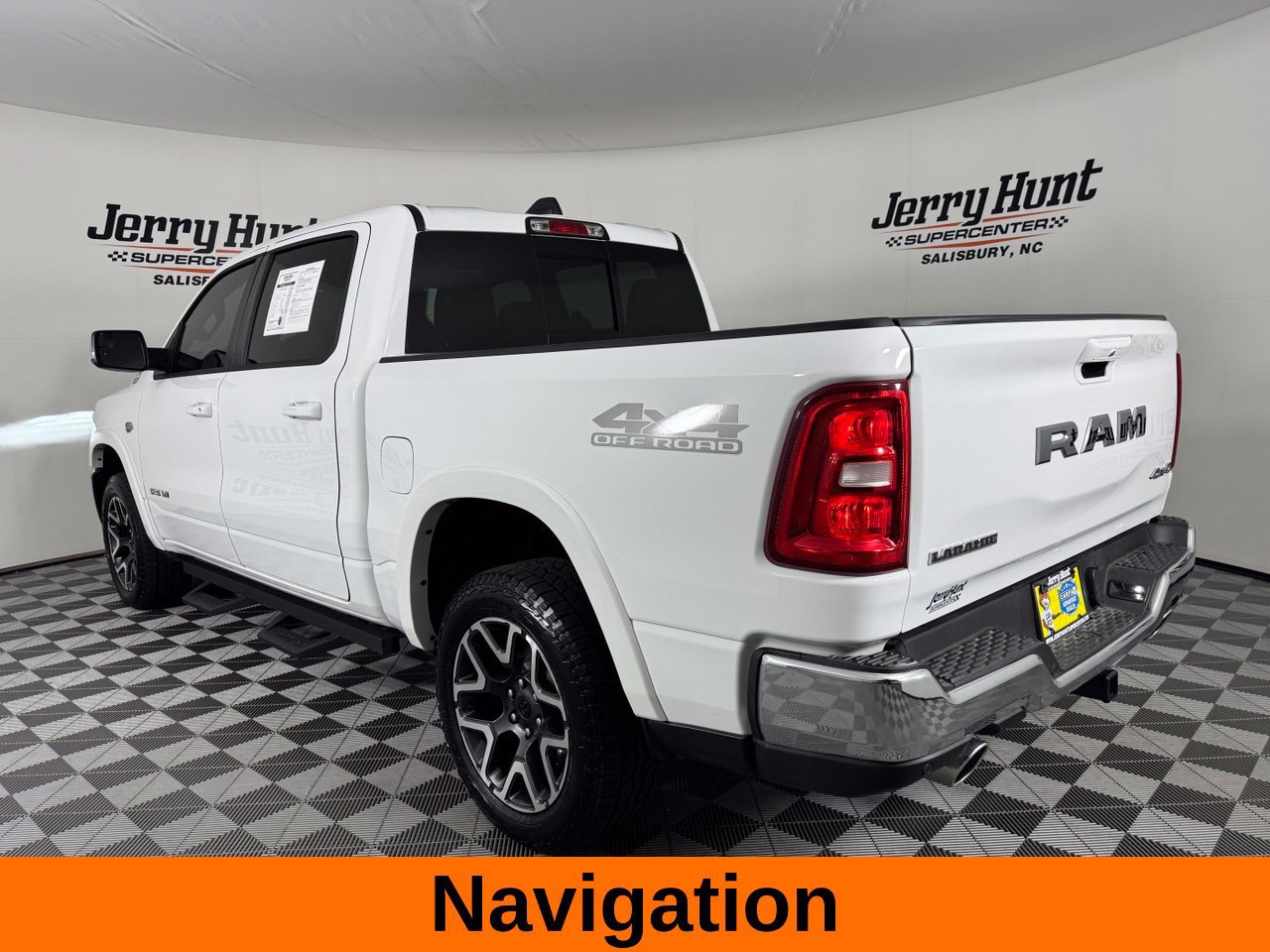 Used 2026 RAM 1500 Laramie w/ Off Road Group AWD/4WD image 10