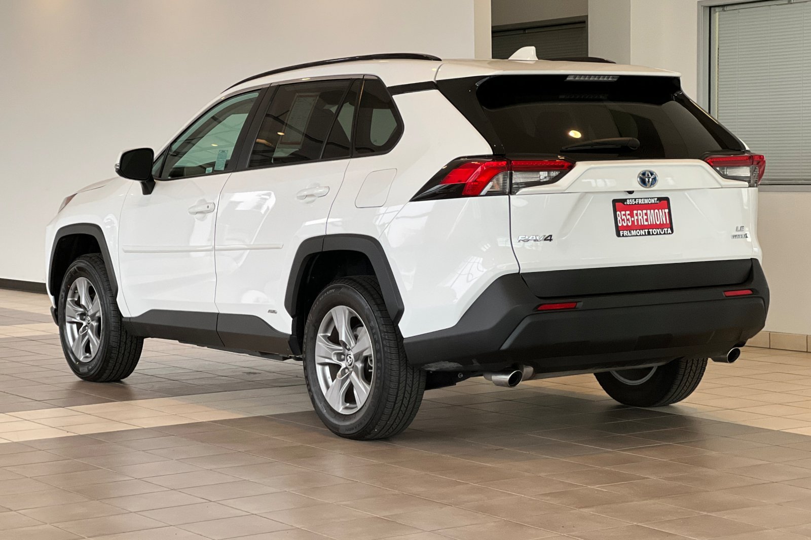 Certified 2024 Toyota RAV4 LE AWD/4WD image 6
