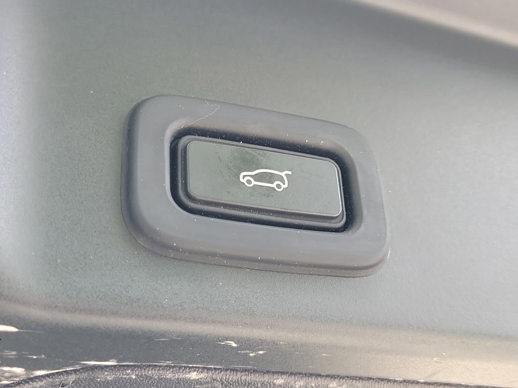 Used 2020 Land Rover Range Rover Evoque SE image 15