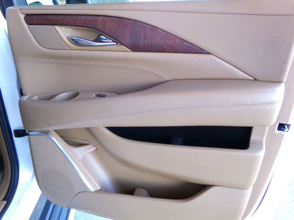 Used 2017 Cadillac Escalade ESV Platinum image 16