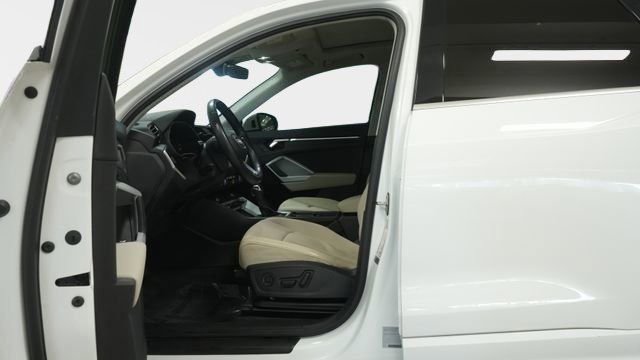 Used 2020 Audi Q3 2.0T Premium w/ Convenience Package image 32