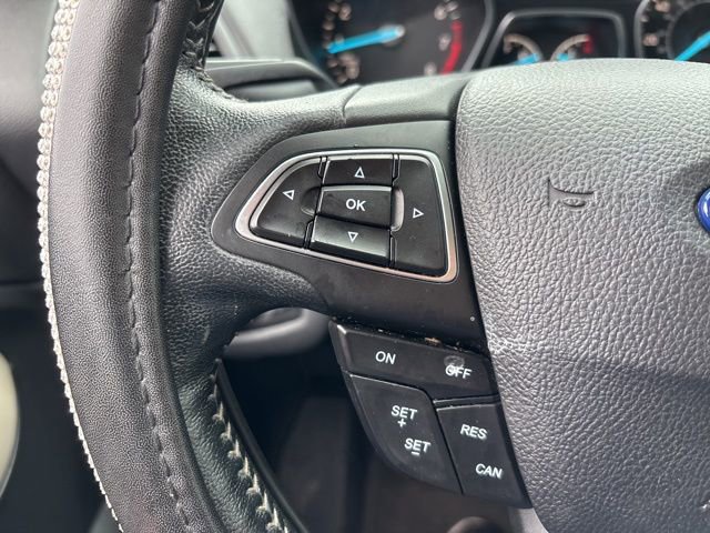 Used 2019 Ford Escape SEL image 18