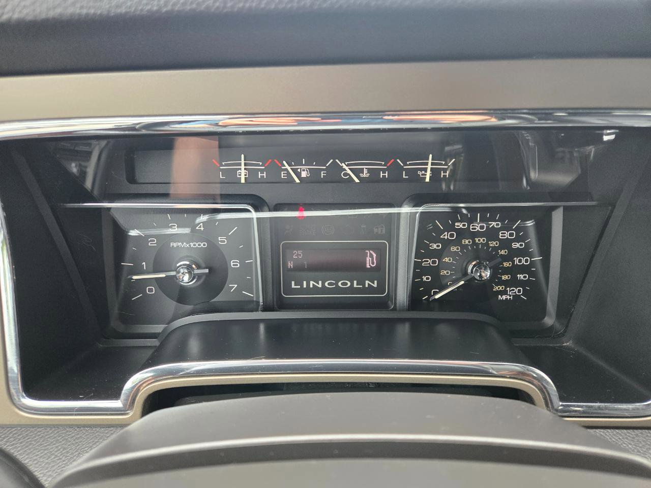 Used 2013 Lincoln Navigator 4WD w/ HD Trailer Tow Pkg image 16