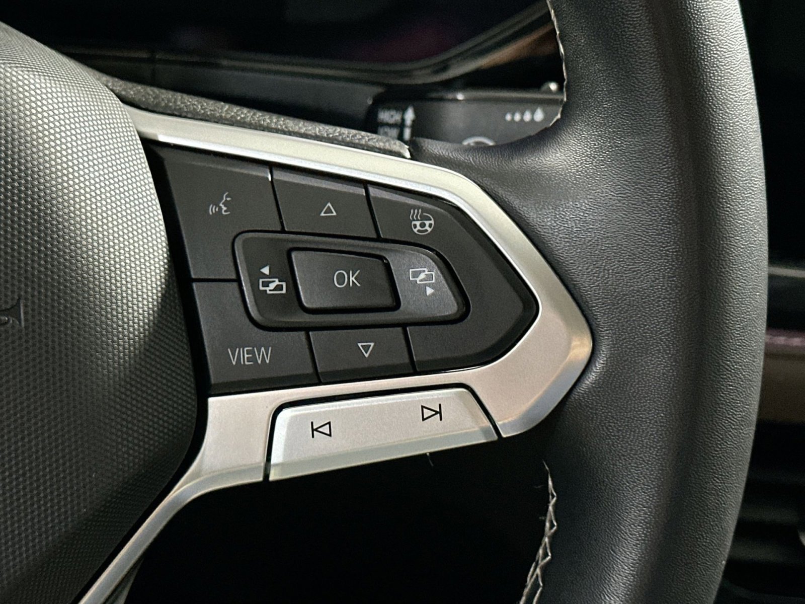 Used 2022 Volkswagen Taos SEL image 21