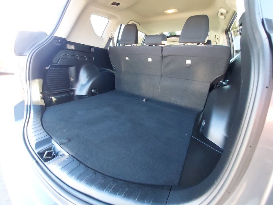 Used 2016 Toyota RAV4 XLE AWD/4WD image 18