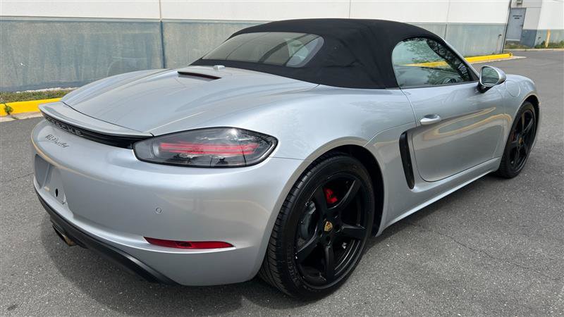 Used 2018 Porsche 718 Boxster RWD image 21