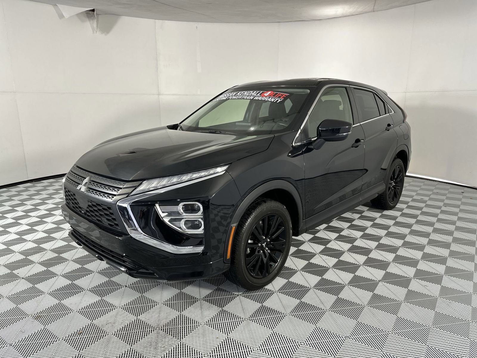 Used 2024 Mitsubishi Eclipse Cross LE AWD/4WD image 4