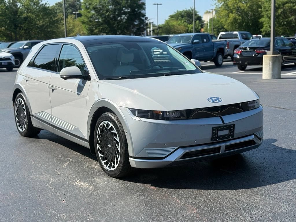 Used 2023 Hyundai Ioniq 5 Limited AWD/4WD image 12