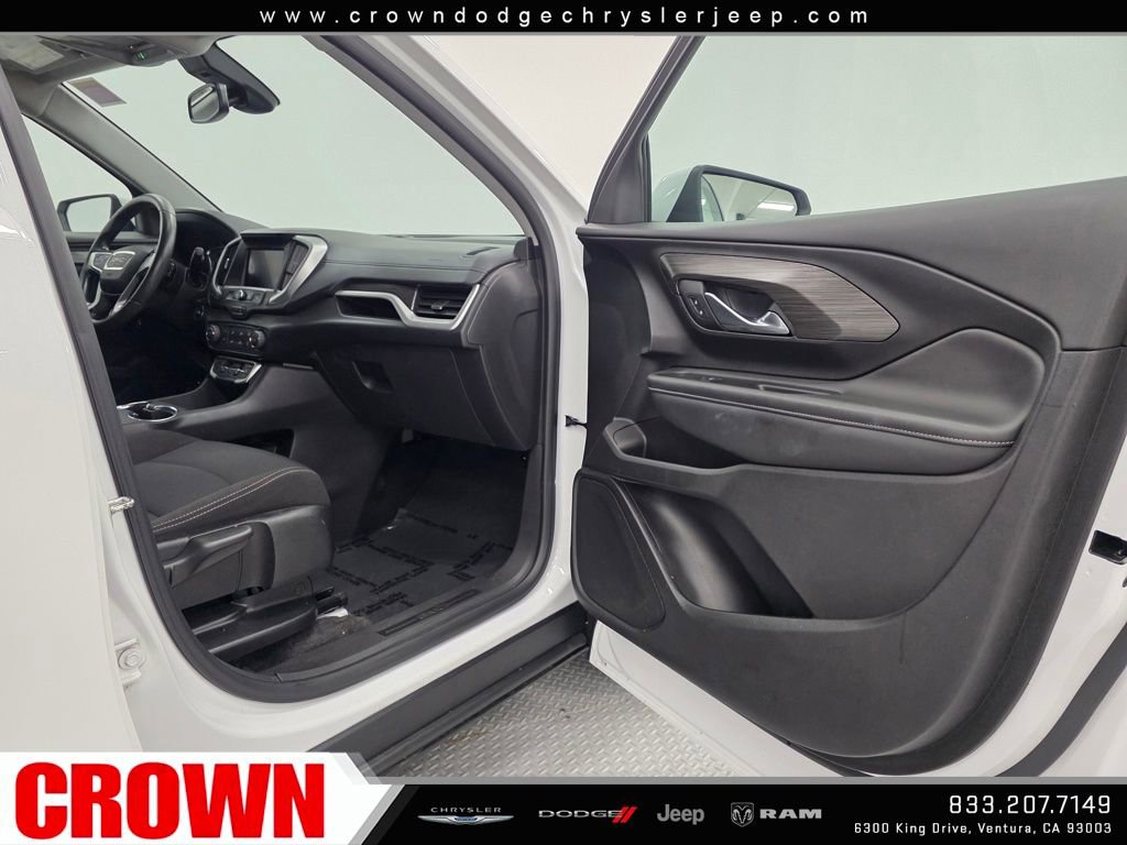 Used 2024 GMC Terrain SLE image 13