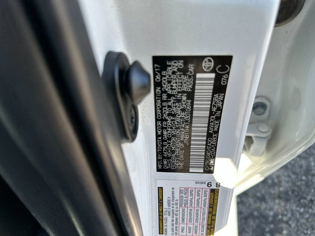 Used 2018 Toyota Camry SE FWD image 25