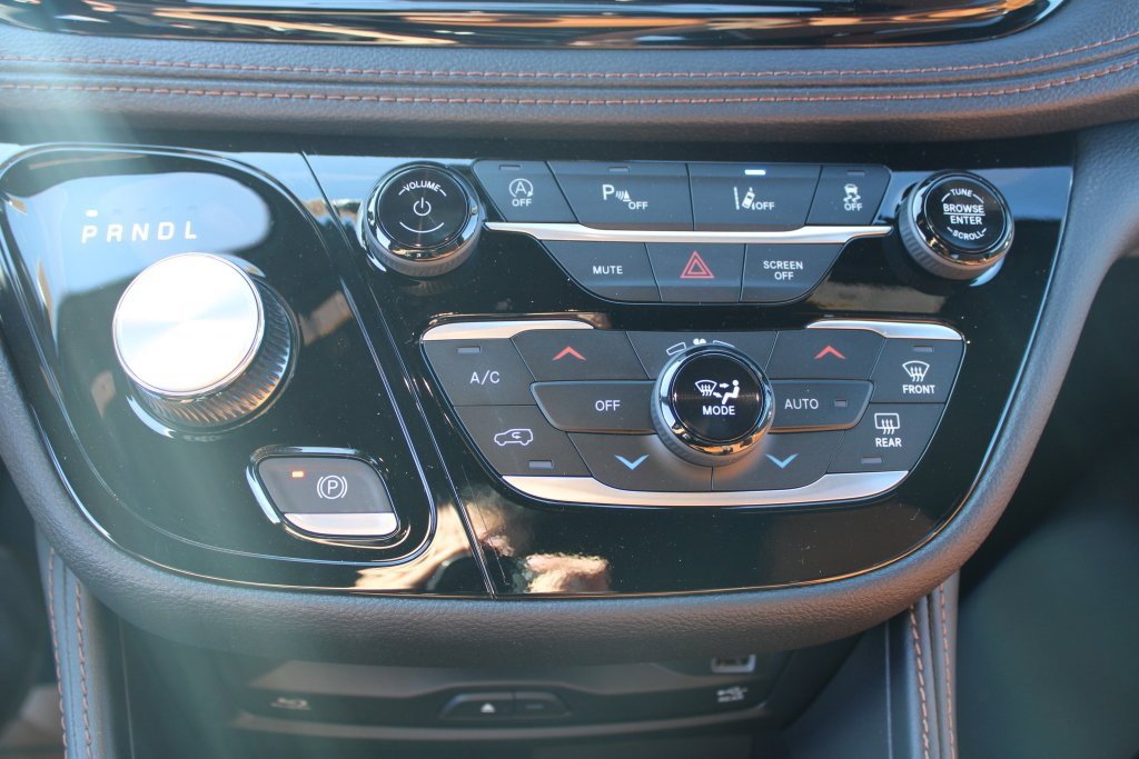 New 2026 Chrysler Pacifica Pinnacle image 22