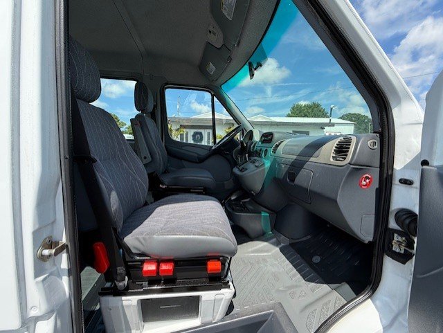 Used 2003 Dodge Sprinter 2500 RWD image 18