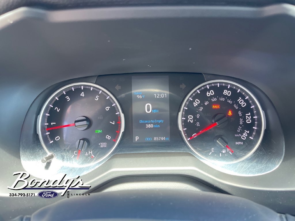 Used 2021 Toyota RAV4 XLE AWD/4WD image 4