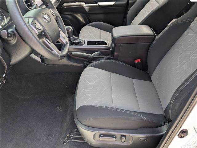 Used 2022 Toyota Tacoma TRD Sport w/ Technology Package RWD image 15