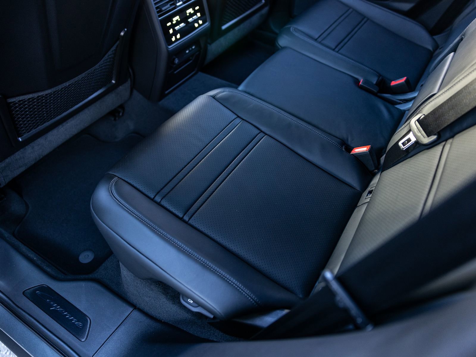 New 2026 Porsche Cayenne Turbo image 48