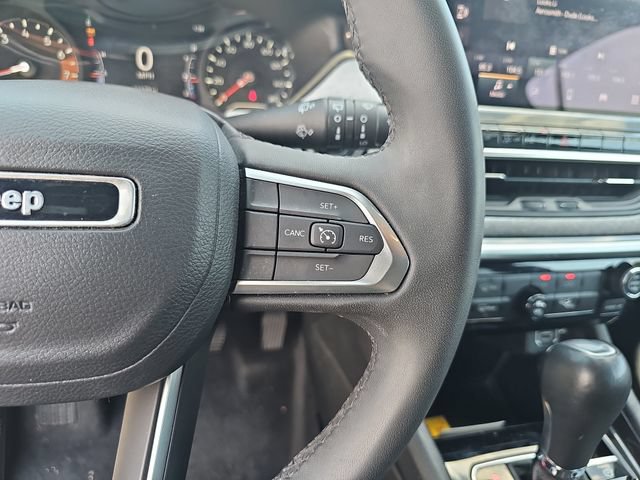 Used 2024 Jeep Compass Latitude AWD/4WD image 14