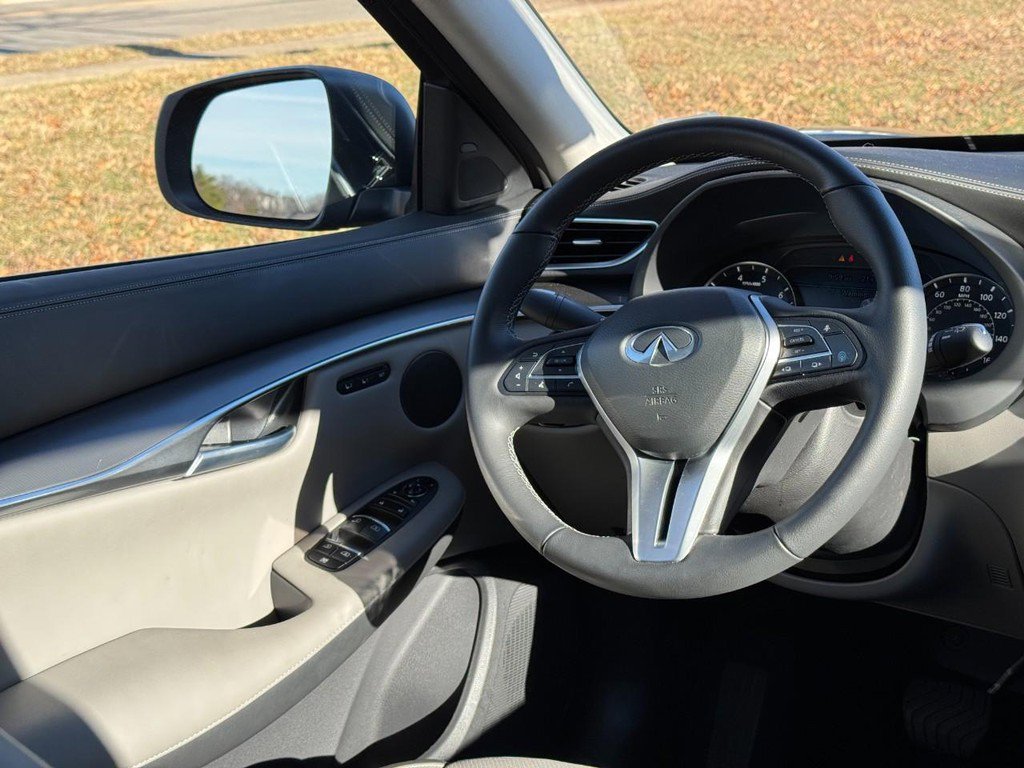 Used 2025 INFINITI QX50 Luxe image 12