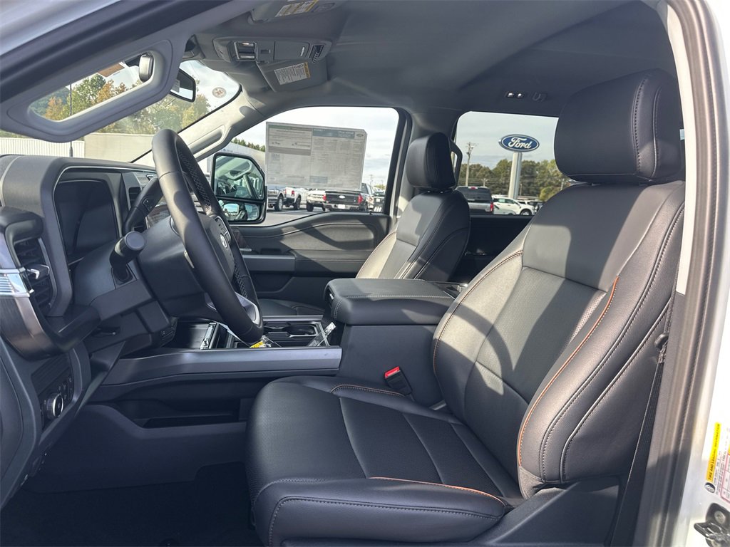 New 2026 Ford F250 Lariat w/ Black Appearance Package image 17