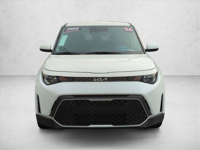 Used 2024 Kia Soul LX w/ Option Group 015 FWD image 2