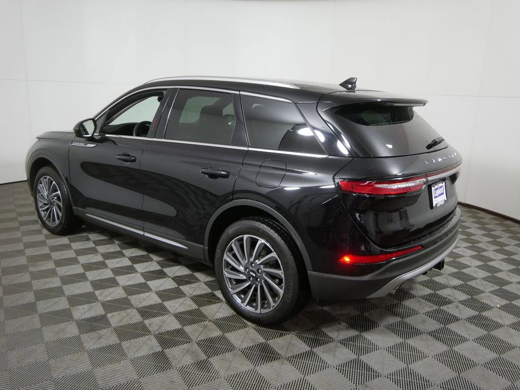 Used 2023 Lincoln Corsair Reserve w/ Towing Package image 6