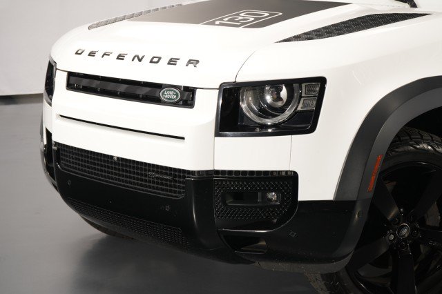 Used 2023 Land Rover Defender 130 X-Dynamic SE AWD/4WD image 3