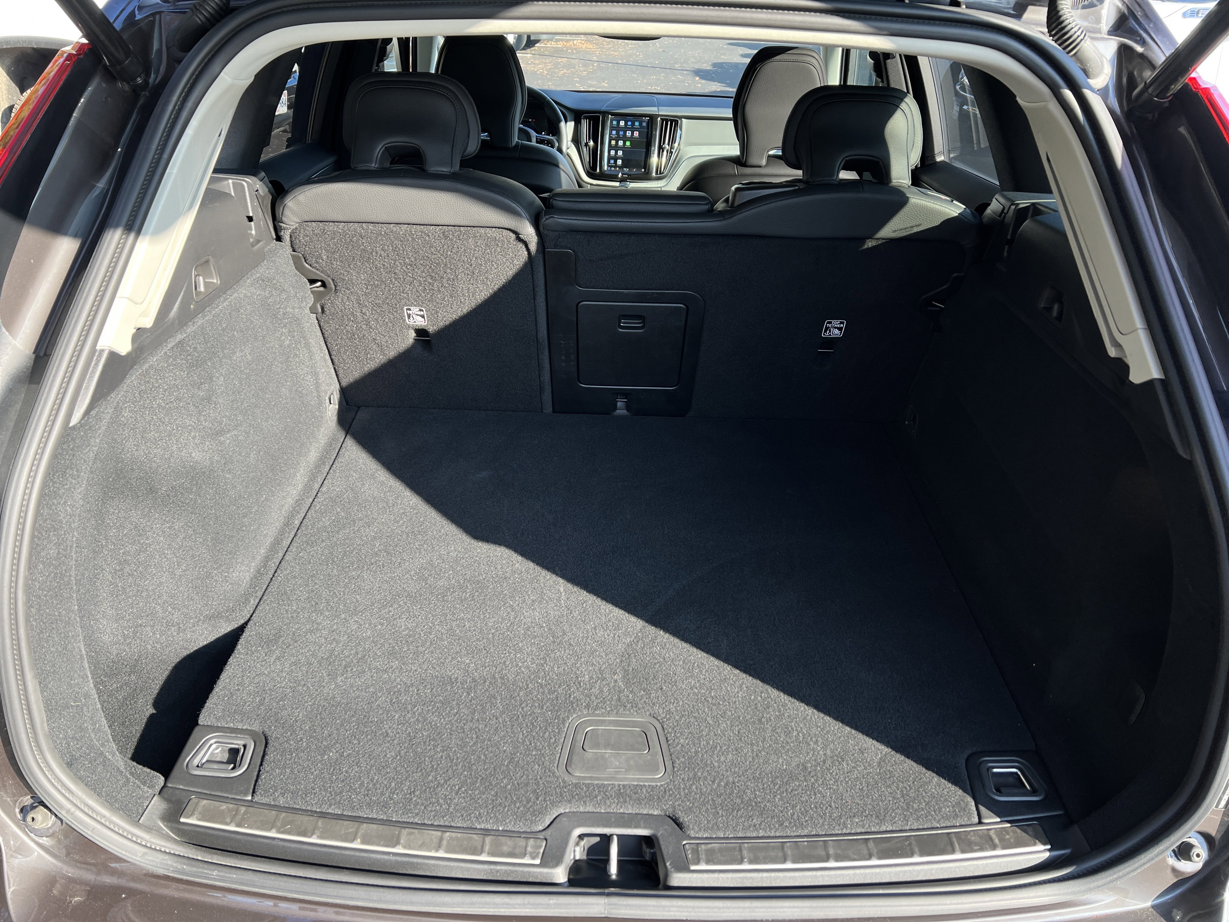 Used 2025 Volvo XC60 B5 Plus w/ Climate Package image 32