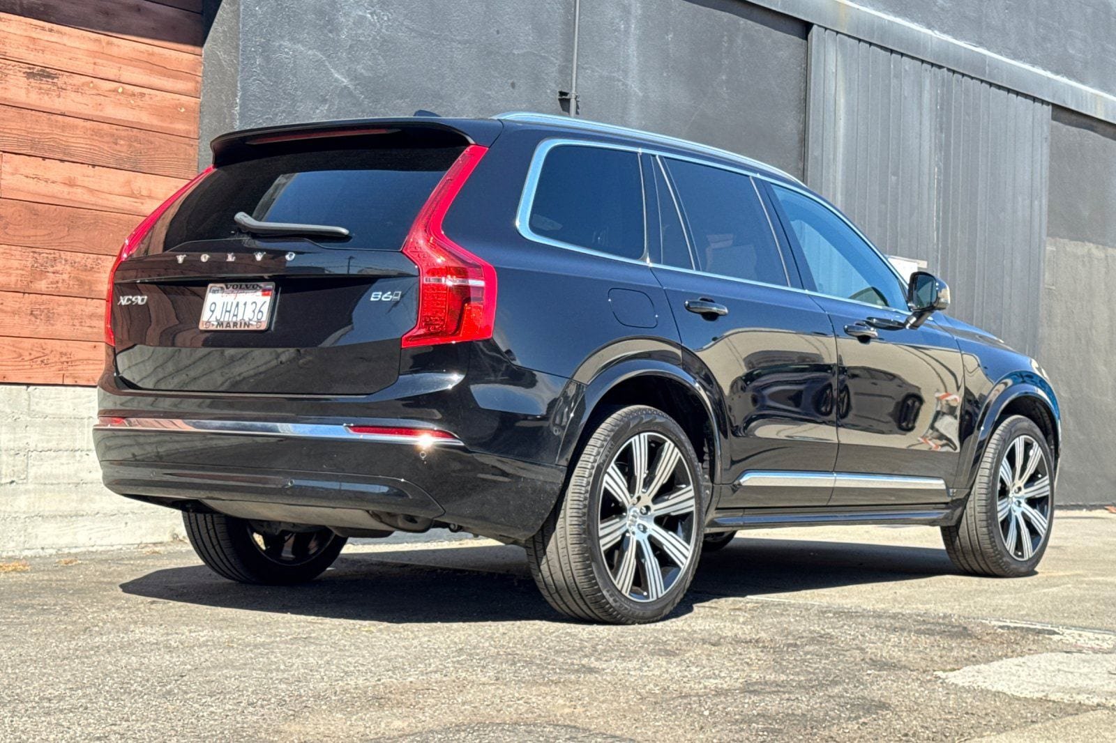 Certified 2024 Volvo XC90 B6 Ultimate AWD/4WD image 2