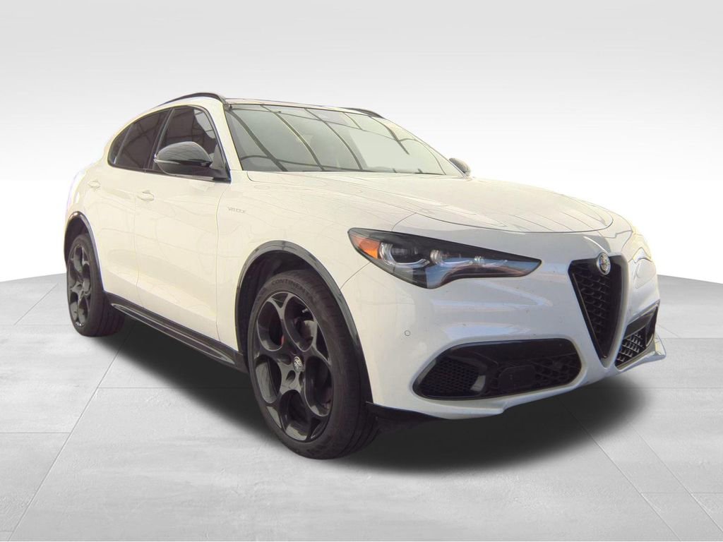 Used 2024 Alfa Romeo Stelvio Veloce AWD/4WD image 20