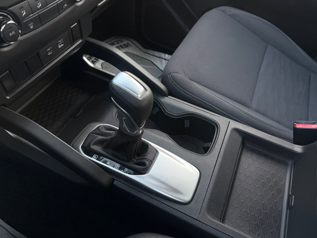 Used 2023 Nissan Frontier SV image 28
